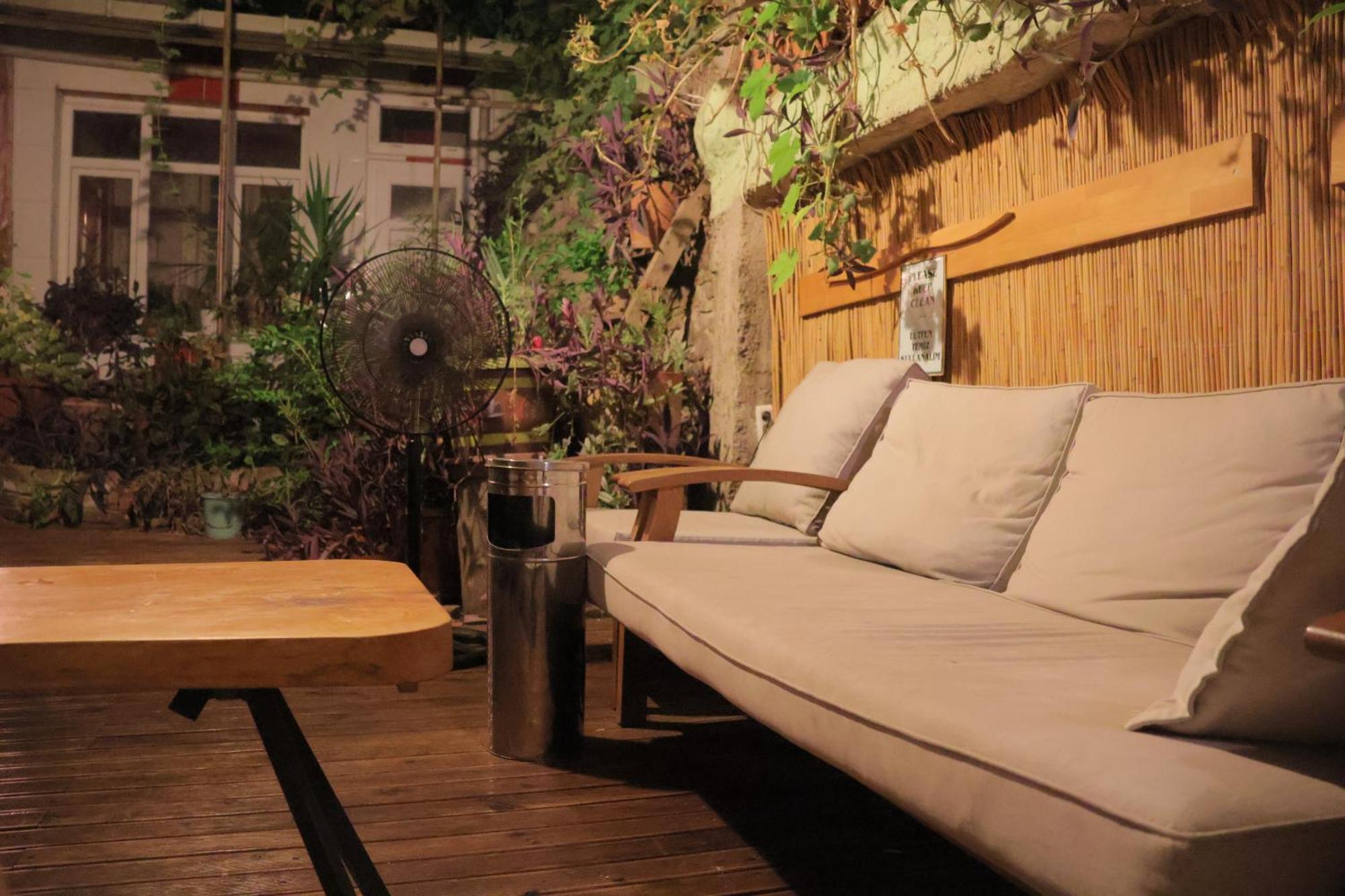 Lotus Garden Hostel İzmir Kültér fotó