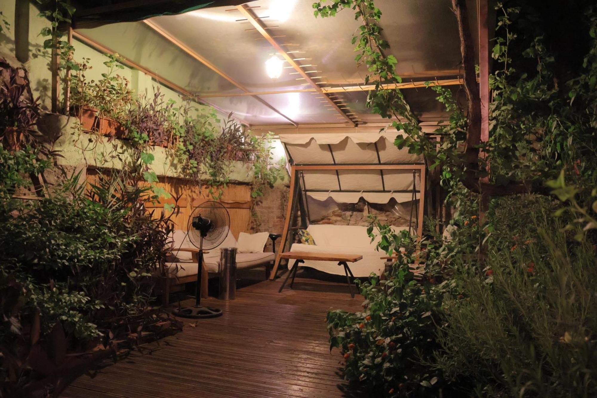 Lotus Garden Hostel İzmir Kültér fotó