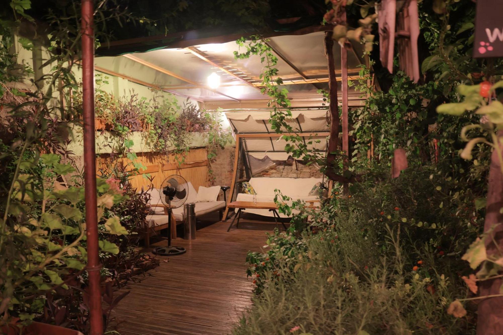 Lotus Garden Hostel İzmir Kültér fotó